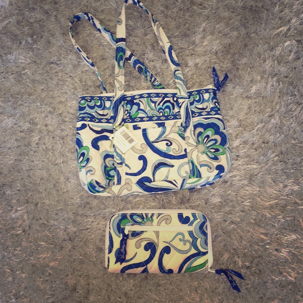 Vera Bradley purse with matching wallet